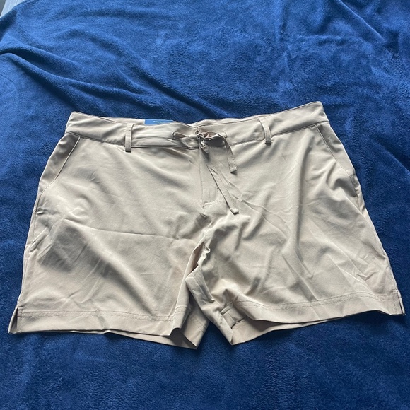 NEW Reel Legends Women’s Tan Breezeway Shorts, Size XL - Picture 1 of 7